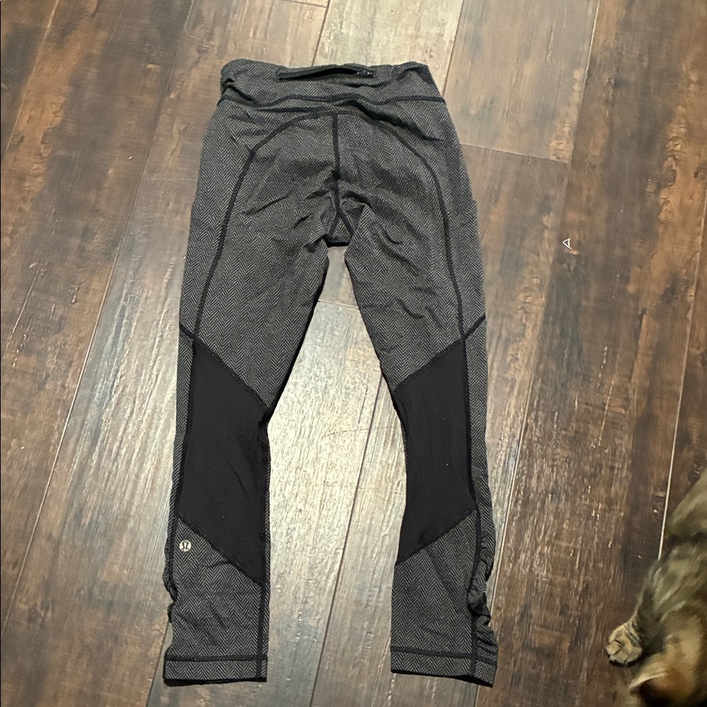 lululemon athletica Charcoal Leggings - Picture 3 of 4